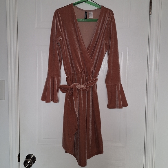 Pink Velvet Wrap Dress - Picture 4 of 7